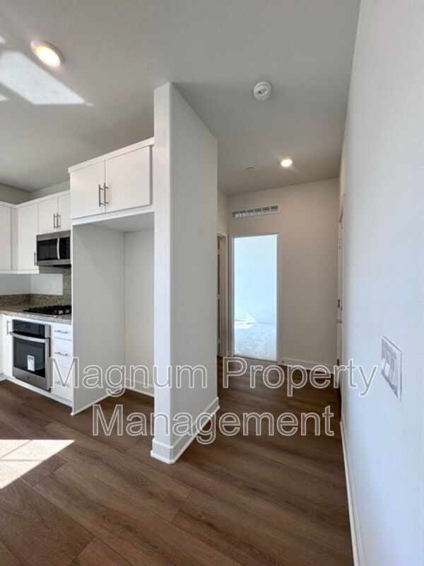 Building Photo - 30769 Valley Heights Dr.