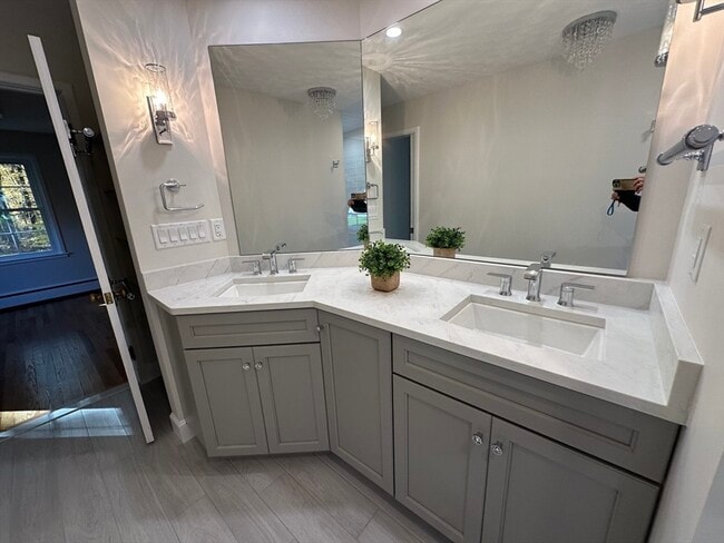 Building Photo - 35 Colton Ln