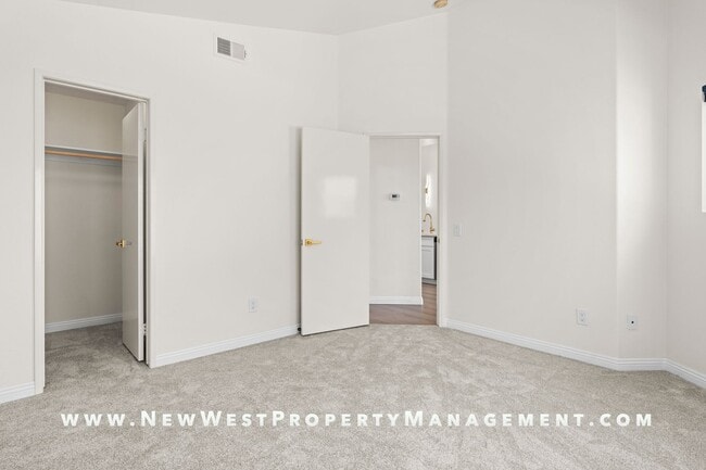 Building Photo - Newly renovated 2-bedroom UTC townhome in the coveted Andria of Renaissance at La Jolla community...