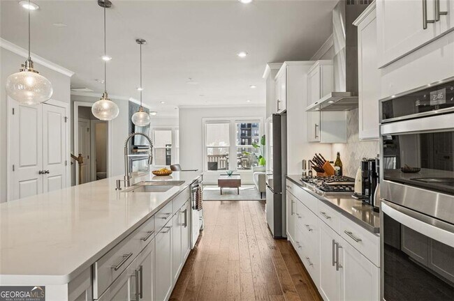 Building Photo - 2145 Burnside Dr NW