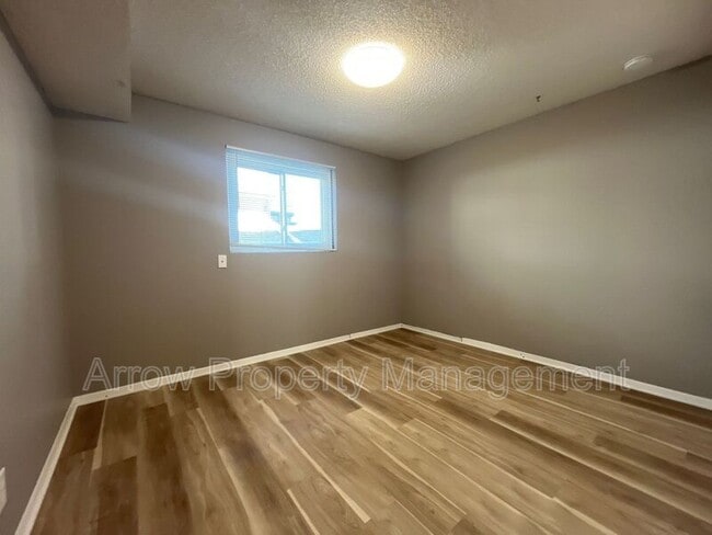 Building Photo - 515 S 2nd St