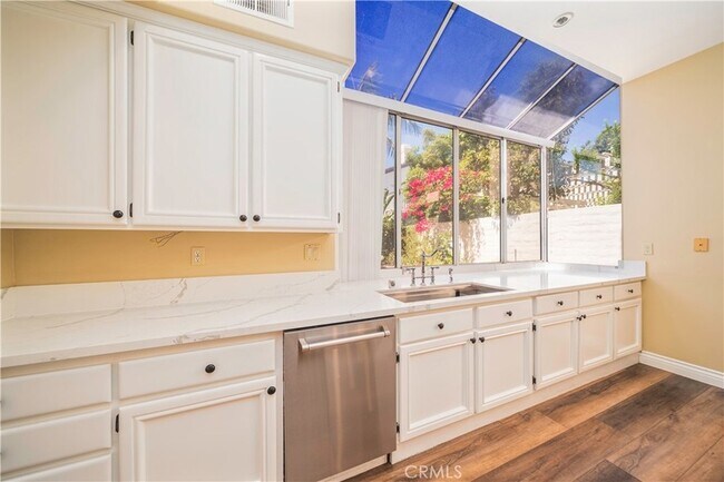 Building Photo - 9531 Montanza Way