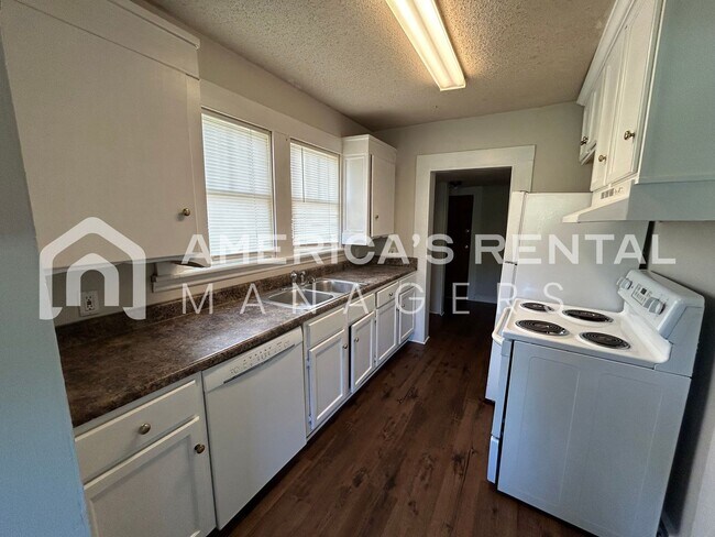 Building Photo - 731 81st St S