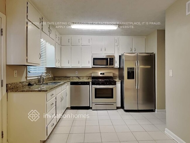 Building Photo - 990 Thousand Oaks Dr