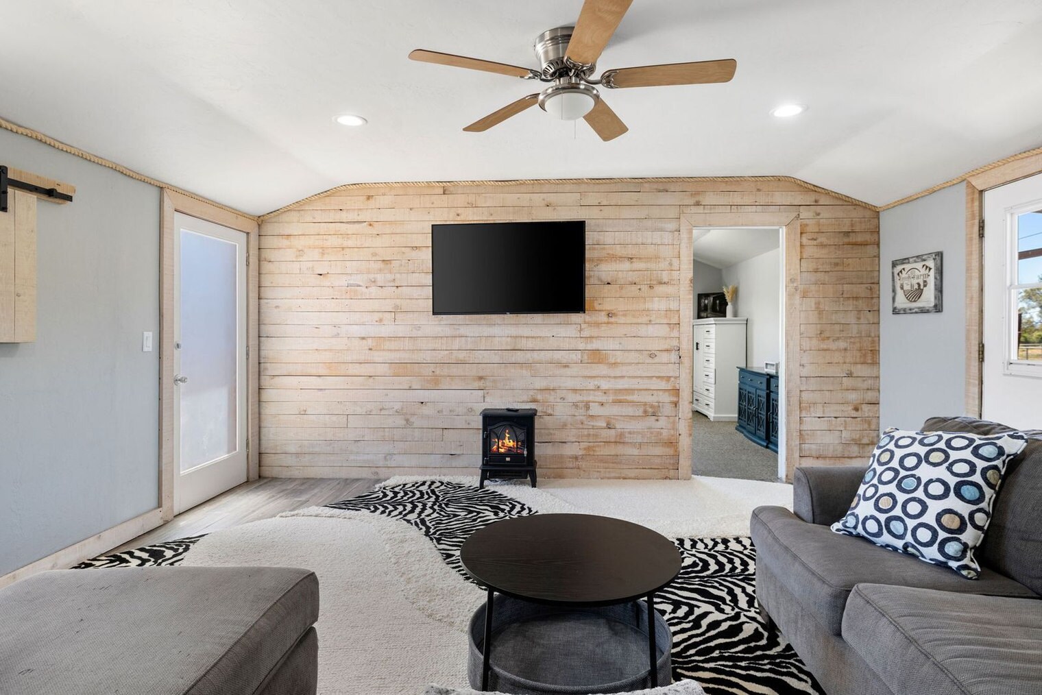 Building Photo - 7625 N Williamson Valley Rd