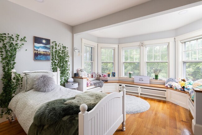 Building Photo - 17 Willow St