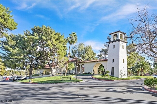 Building Photo - 3304 Cll De El Cortez