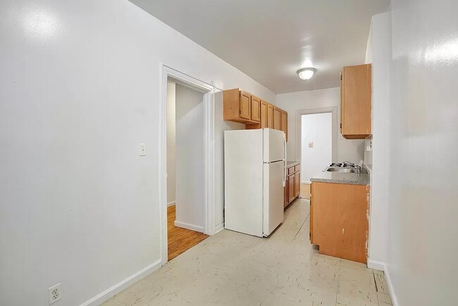 Building Photo - 76-66 Austin St