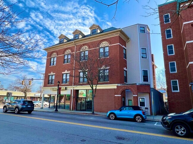 Primary Photo - 6 S Washington St