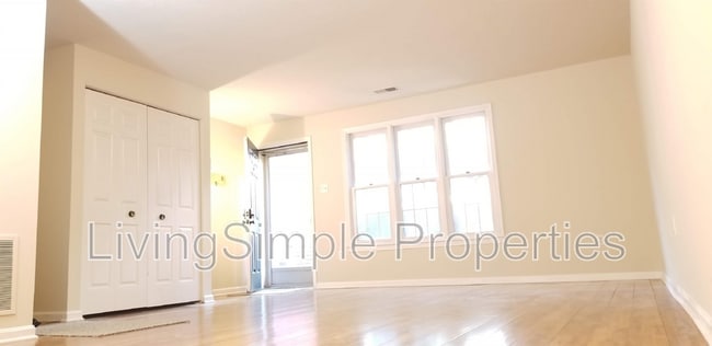 Building Photo - 10537 Englishman Dr