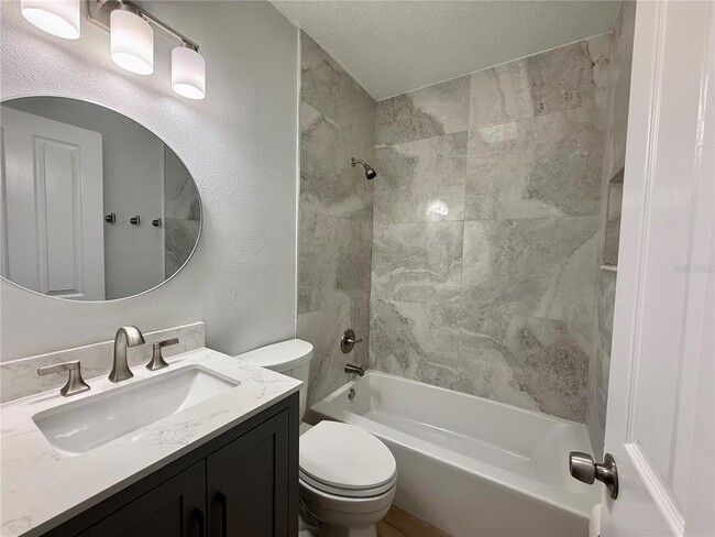 Building Photo - 901 Concord St