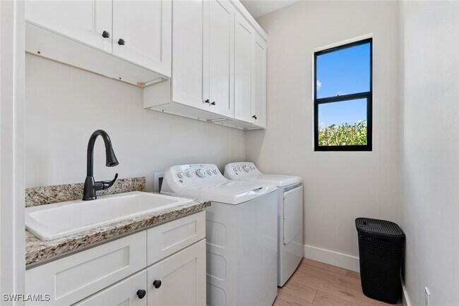 Building Photo - 3552 Hibiscus Ave