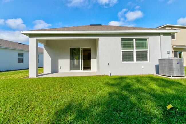 Building Photo - 982 Commons Way