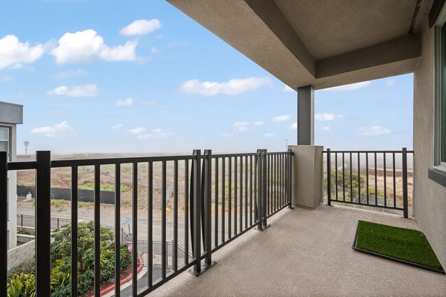 Building Photo - 1068 Hampton Dr