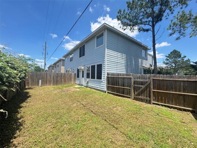 Building Photo - 5711 Vinemont Ln