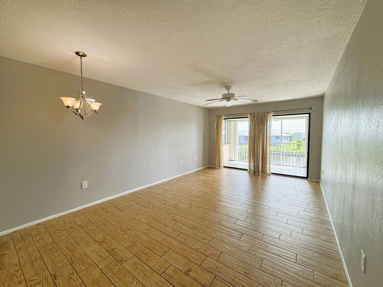 Building Photo - 1400 Mineo Dr