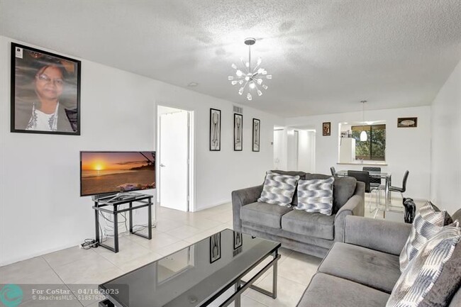 Building Photo - 8592 W Sunrise Blvd