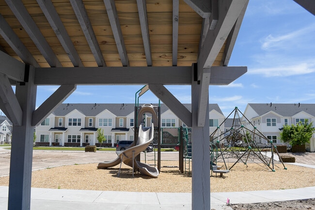 Building Photo - 952 N 920 W