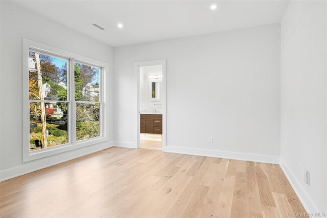 Building Photo - 65 Myrtle Blvd