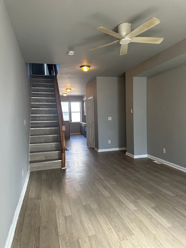 Building Photo - Spacious Home for Rent! W/D! Close to JHU, KKI and Public Trabsportation!