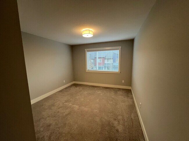 Building Photo - 11918 NE 108th St