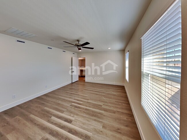 Building Photo - 145 Nico Azalea Ln