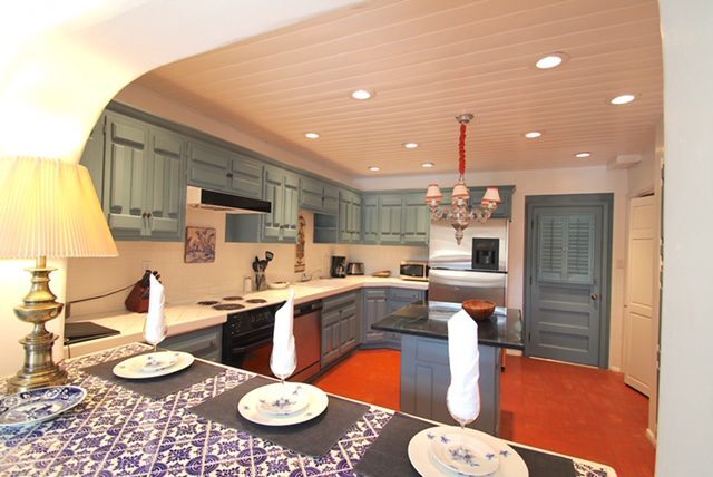 Building Photo - 318 San Pasquale Ave NW