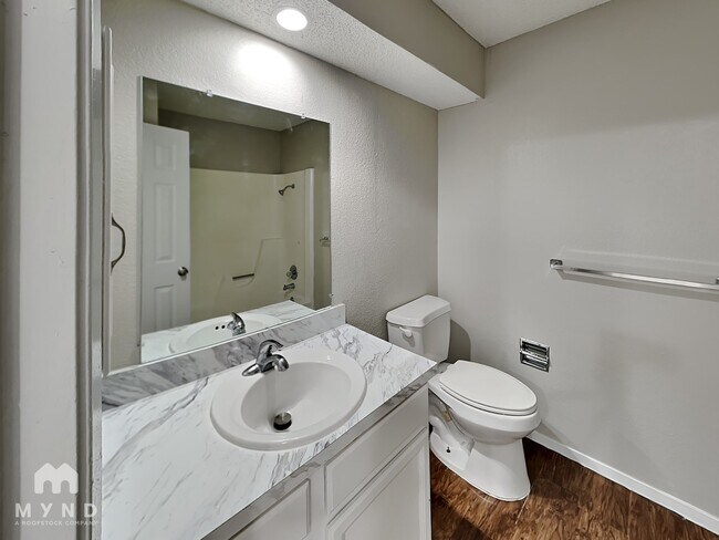 Building Photo - 6215 Indiana Ave