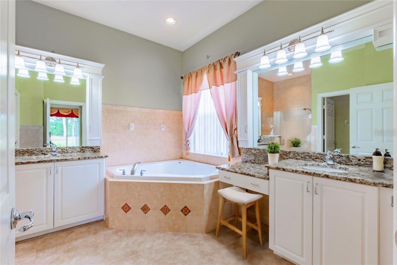 Building Photo - 4936 Sandy Brook Cir