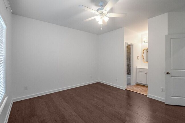 Building Photo - Stunning All-Brick Home in BridgeMill Community!