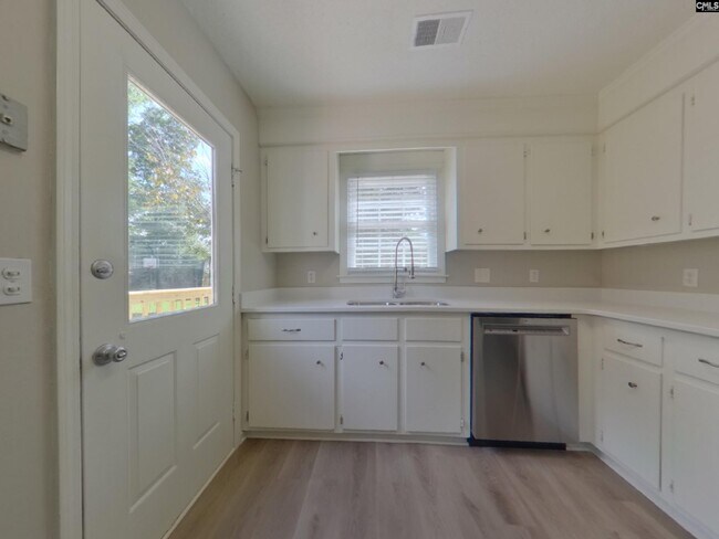 Building Photo - 516 Kenton Dr