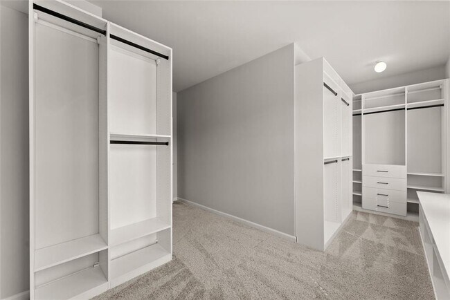 Building Photo - 4656 Silver Oak Dr SW
