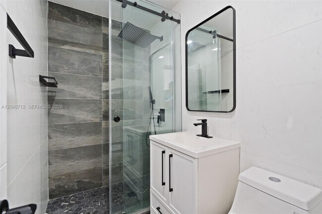 Building Photo - 56 Whitethorn Dr