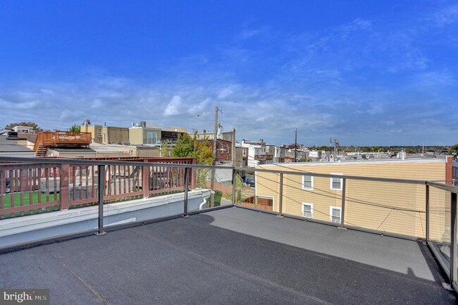 Building Photo - 2308 E Fairmount Ave