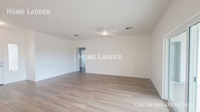 Building Photo - 926 N 97th Way