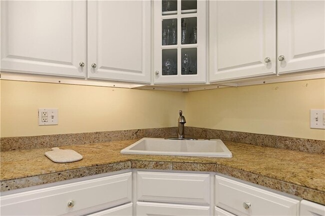 Building Photo - 216 Goddard Row