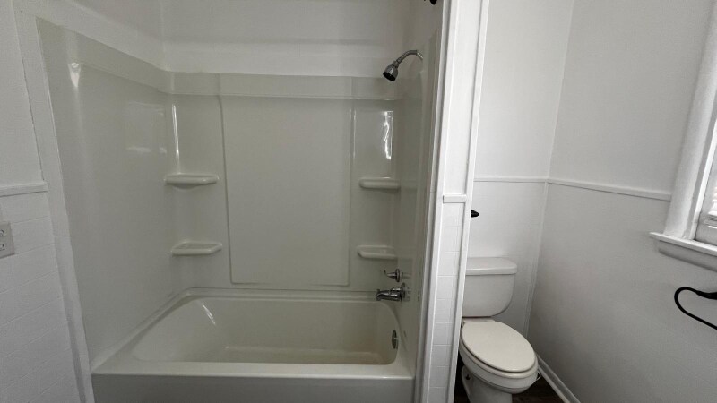 Building Photo - 1608 Glennen Dr