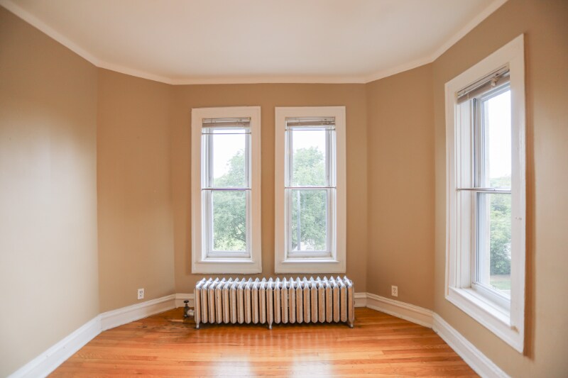 Building Photo - 5021 N Damen Ave