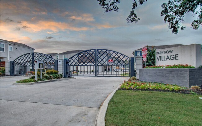 Building Photo - 1525 Parkland Oak Dr