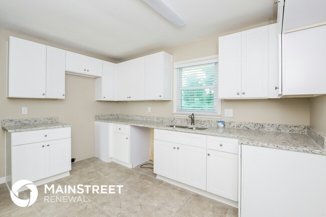 Building Photo - 418 Smyrna Powder Springs Rd SW