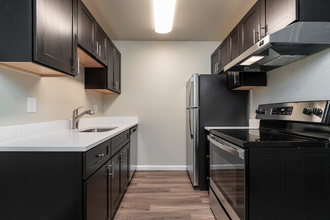 1 Bed 1 Bath - 501 Sq Ft - University Crossing Apartments