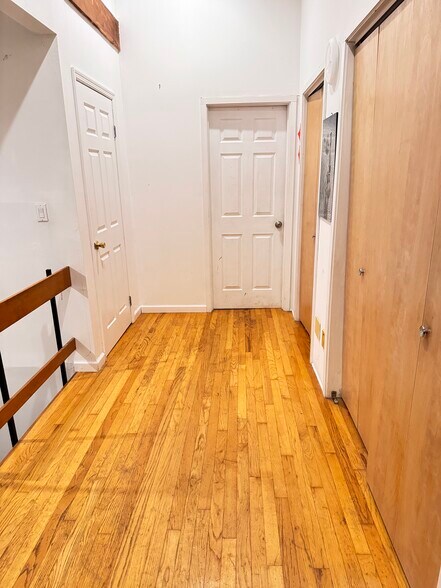 Building Photo - 148 Cat Rock Rd