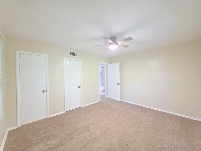 Building Photo - 4014 Sun Valley Dr
