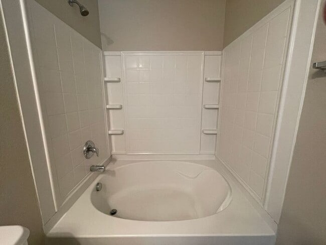 Building Photo - Perfect 3 Bedroom 2 Bath Home! GREAT Fort Worth Location -- Stainless Steel Kitchen Appliances In...