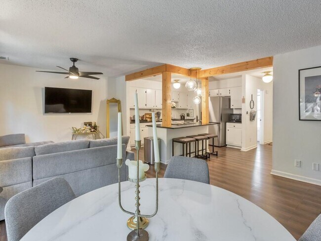 Building Photo - 2790 Farmstead Rd