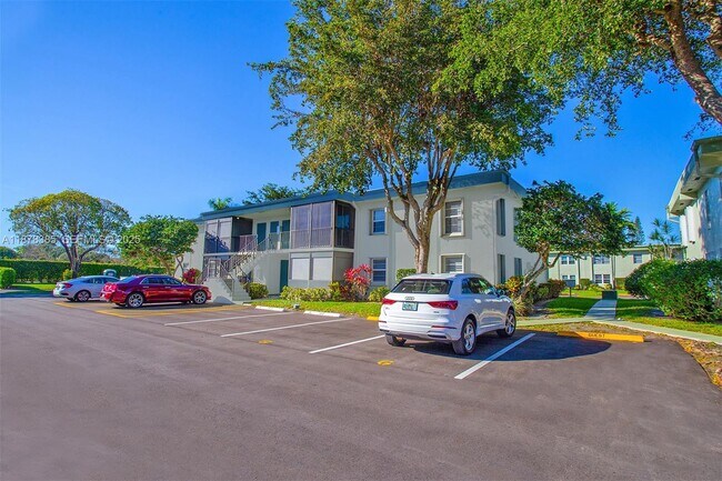 Building Photo - 7527 S Oriole Blvd