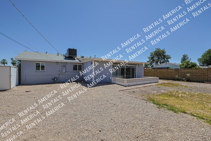 Building Photo - 2114 West Myrtle Ave