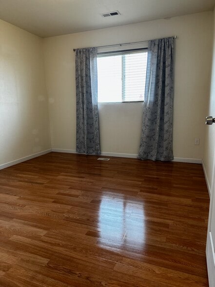 Building Photo - 128 Sage St