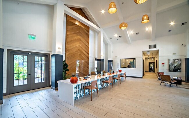 Building Photo - 1301 Crossing Pl