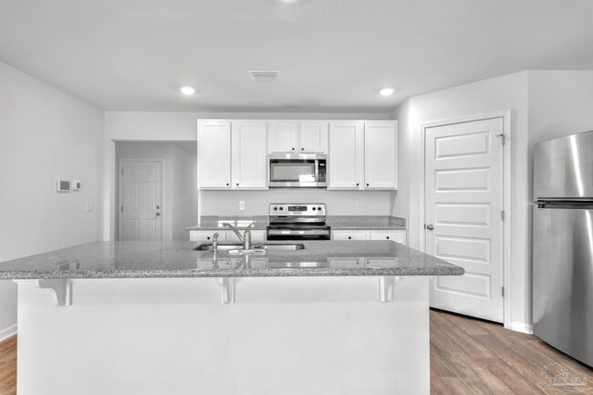 Building Photo - 5631 Guinevere Ln